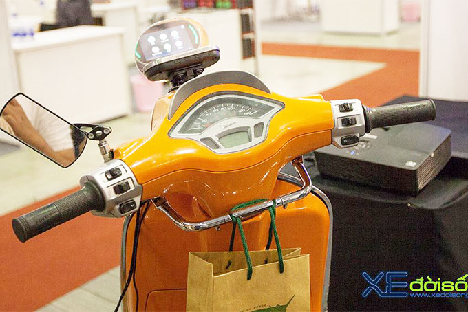 Công nghệ Head-up Display (HUD) trên xe máy đang được giới thiệu tại triển lãm Saigon Autotech & Accessories 2019.