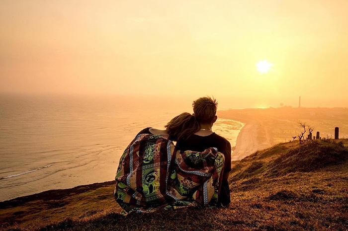 Thức dậy ở đâu đó