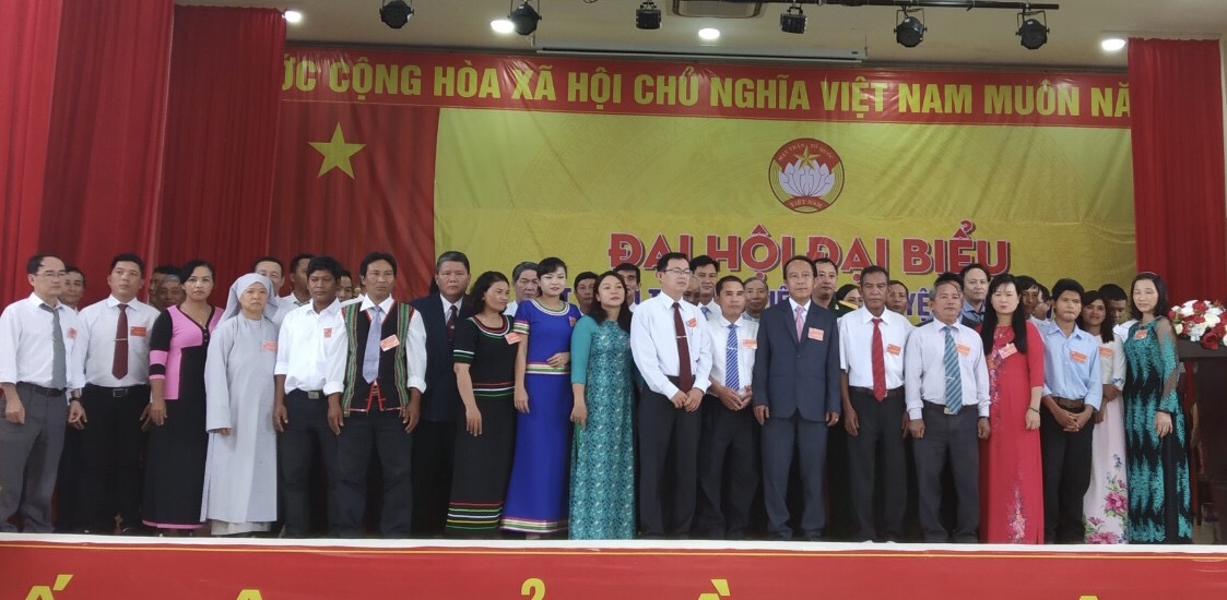 Ủy viên UBMTTQ Việt Nam huyện khóa mới ra mặt đại hội