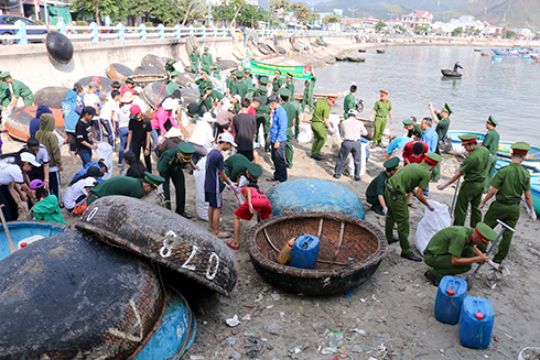 Chung tay bảo vệ môi trường biển