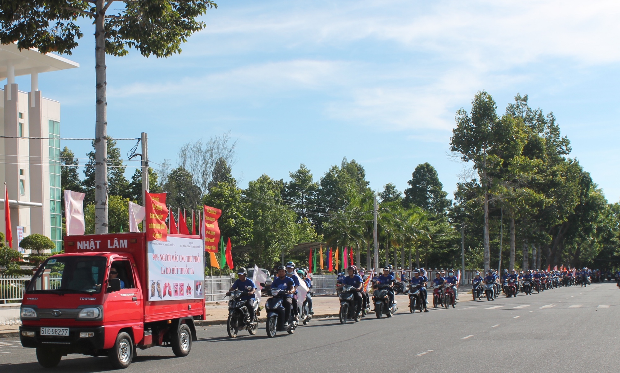 Diễu hành hưởng ứng Ngày thế giới không khói thuốc lá