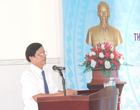 Ông Nguyễn Tấn Tuân phát biểu tại buổi lễ.