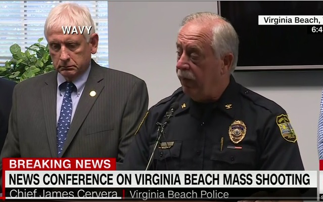 Họp báo của cảnh sát trưởng sau vụ xả súng. Ảnh: CNN.