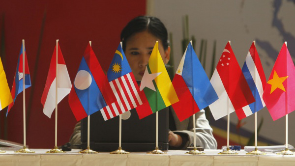 Cạnh tranh Mỹ - Trung có ảnh hưởng gì đến Đông Nam Á và khu vực này có thể làm gì để đối phó với những thay đổi này? Ảnh: Reuters.