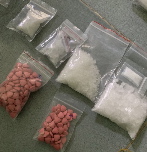 Tang vật ma túy, thuốc lắc của các đối tượng bị công an thu giữ, phục vụ điều tra.