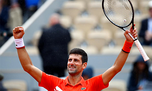 Djokovic lập kỷ lục 10 năm liền vào tứ kết Roland Garros