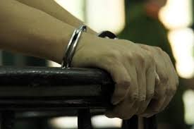 Giành khách, tài xế taxi dù đánh đồng nghiệp