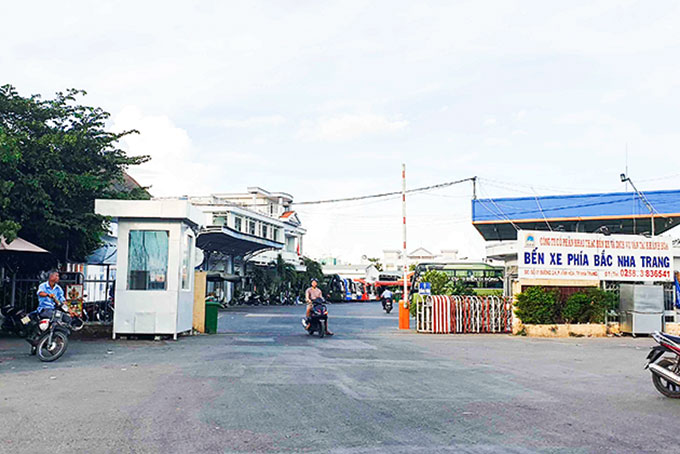 Hàng loạt xe khách tuyến cố định bỏ bến