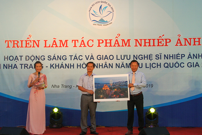 All the exhibits will be given to Khanh Hoa Province after the exhibition