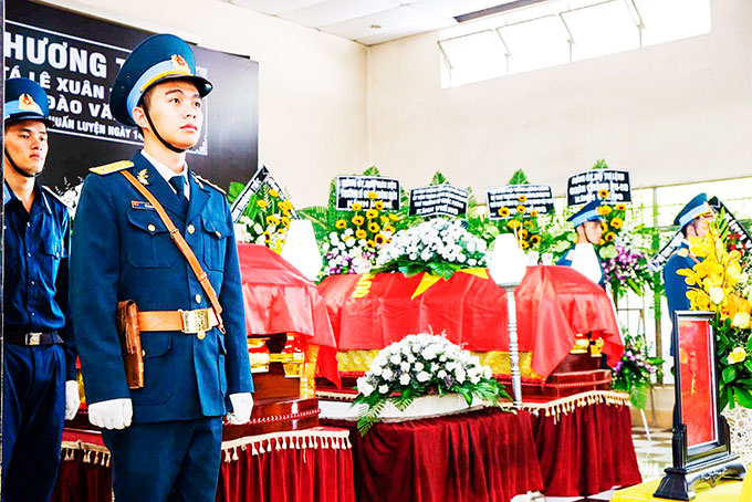 Các anh đã về với bầu trời xanh