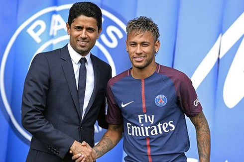 Chủ tịch Nasser Al-Khelaifi của câu lạc bộ Paris Saint-Germain đã thành công đưa về Neymar, một trong những ngôi sao hàng đầu thế giới.