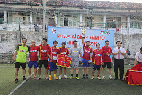 Khanh Hoa Radio and Television Station claims championship