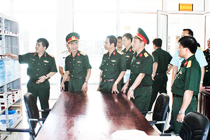 Tham quan, học tập công tác khảo thí ở Trường Sĩ quan Thông tin