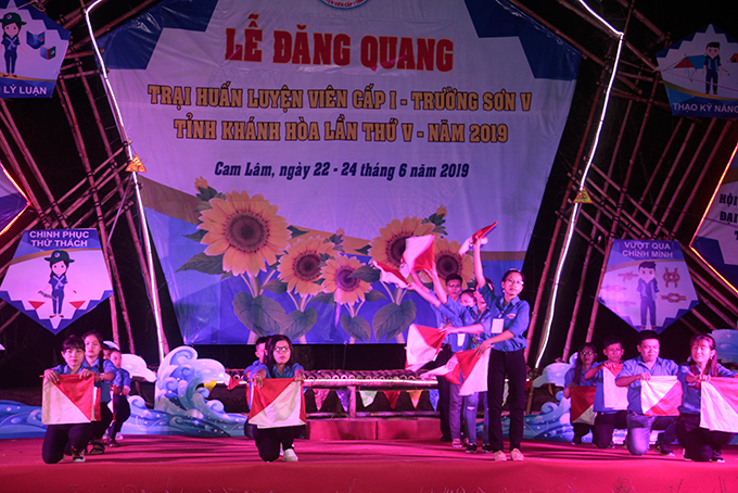 Trao chứng nhận huấn luyện viên cấp I tỉnh cho 48 trại sinh