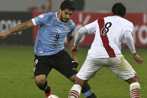 Đội tuyển Uruguay thua trận một cách cay đắng sau 2 lần bị VAR từ chối bàn thắng.