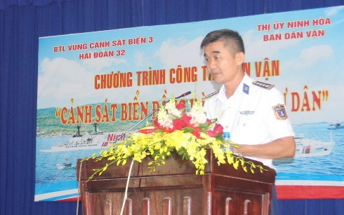 Đại tá Đinh Văn Điền phát biểu khai mạc chương trình.