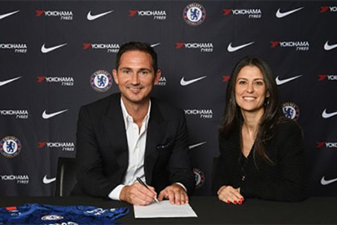 Frank Lampard trở thành huấn luyện viên trưởng câu lạc bộ Chelsea kể từ mùa giải 2019-2020.