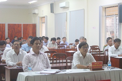 Các đại biểu tham dự hội nghị tại điểm cẩu Khánh Hòa.