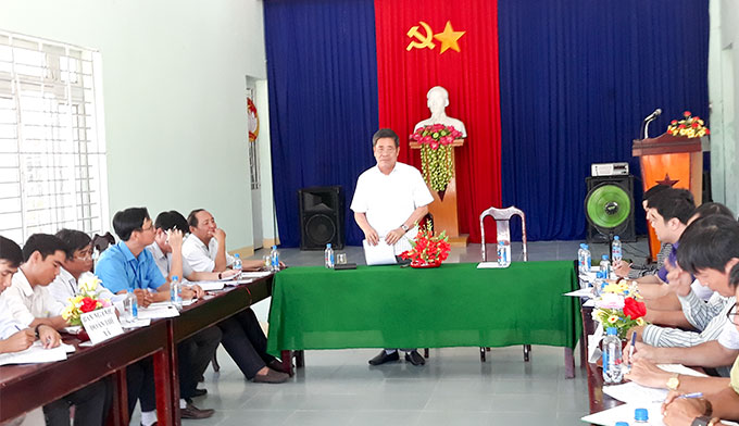 Ông Lê Thanh Quang làm việc tại xã Khánh Hiệp