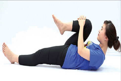 Tập luyện yoga đúng cách, đều đặn và phù hợp hỗ trợ điều trị bệnh thoái hóa khớp   