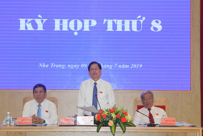 Ông Nguyễn Tấn Tuân phát biểu tại kỳ họp 