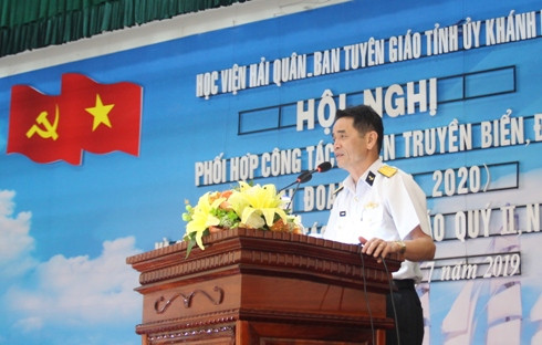 Đại tá Chu Ngọc Sáng - Chính ủy Học viện Hải quân phát biểu chào mừng hội nghị.