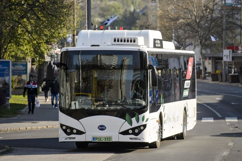 Xe bus điện vận hành đầu tiên tháng 4 năm 2019 tại Hungary Photo: Gergő Panker.