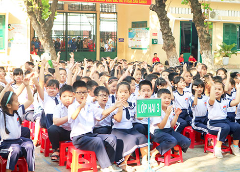 Học sinh trường Tiểu học Tân Lập 2 (TP. Nha Trang)
