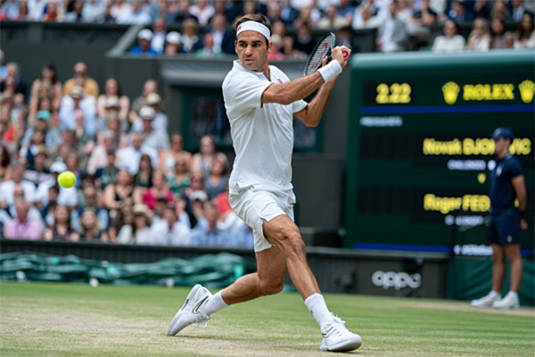 Dù thua trận, Federer vẫn trở thành niềm cảm hứng ở tuổi 37. Ảnh: ATP.