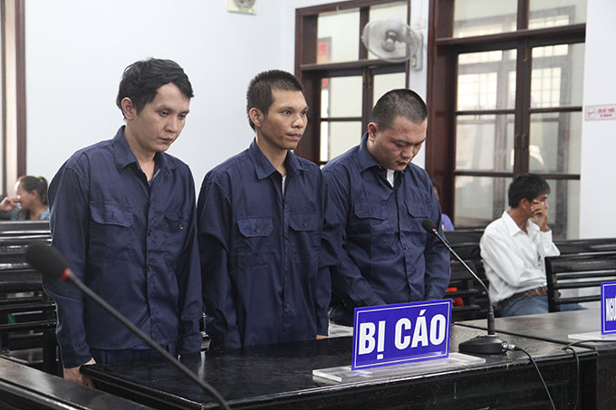 3 bị cáo trước tòa.