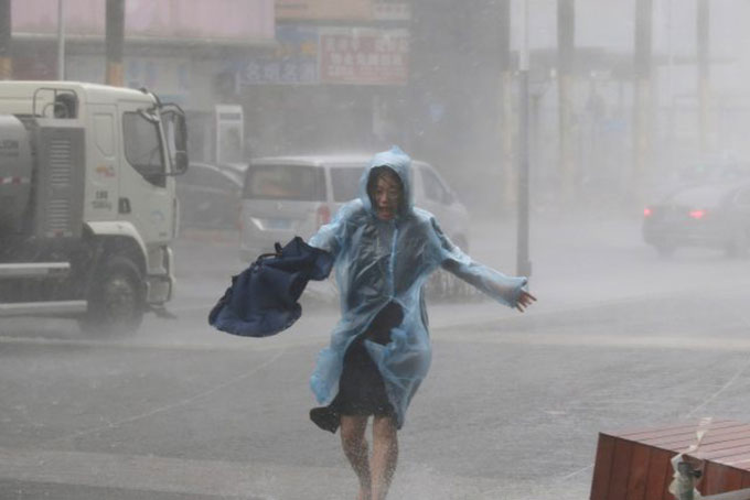 Trung Quốc chuẩn bị đối phó với bão Danas. Ảnh: Reuters