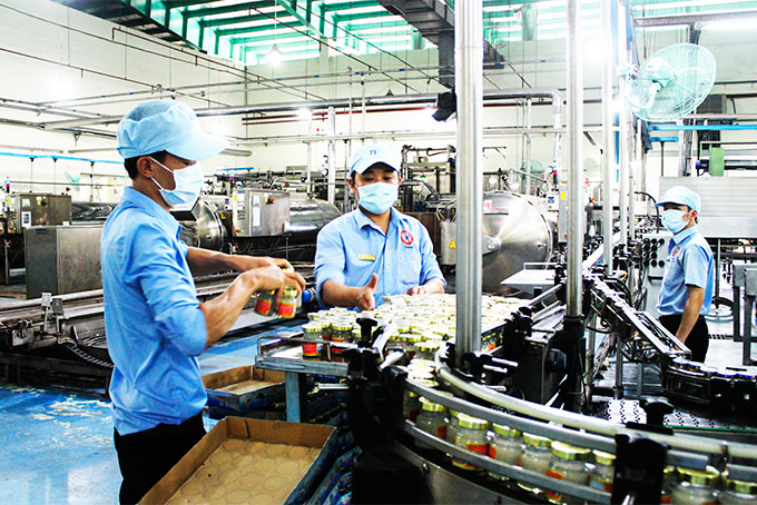 Dây chuyền sản xuất của Công ty Yến sào Khánh Hòa.