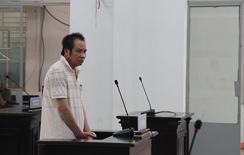 Đi thăm con, lại đánh chết người