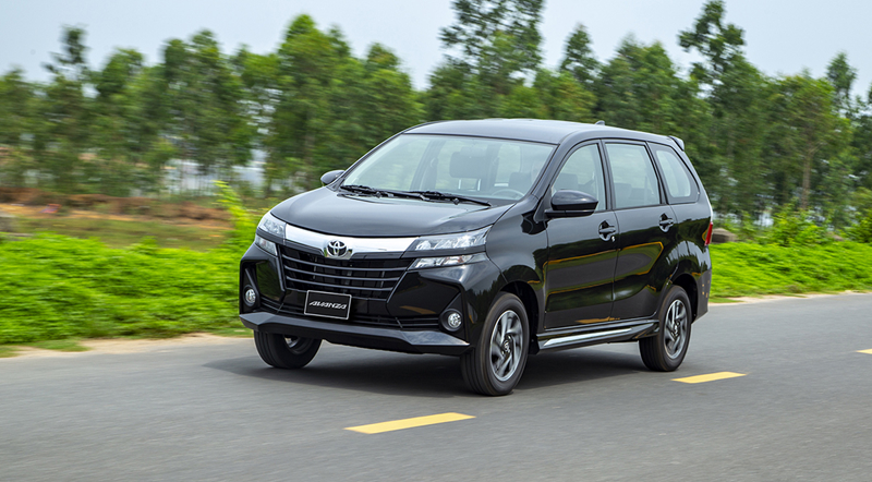 Tại Việt Nam, Toyota Avanza 2019 được cung cấp với 2 phiên bản động cơ: 1.5G AT (giá 612 triệu đồng) và 1.3E MT (giá 544 triệu đồng).