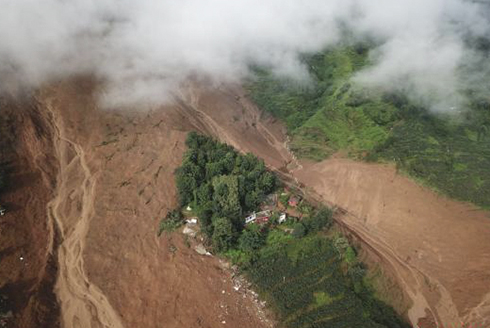 Hiện trường vụ lở đất. Ảnh: Chinanews.