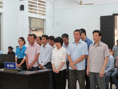 Các bị cáo tại tòa.