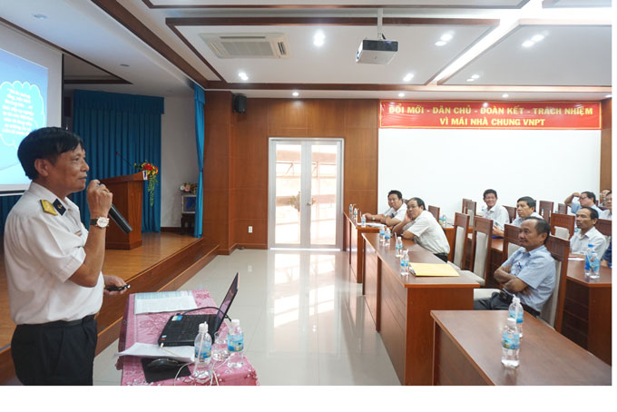 Tuyên truyền biển, đảo cho cán bộ chủ chốt và báo cáo viên