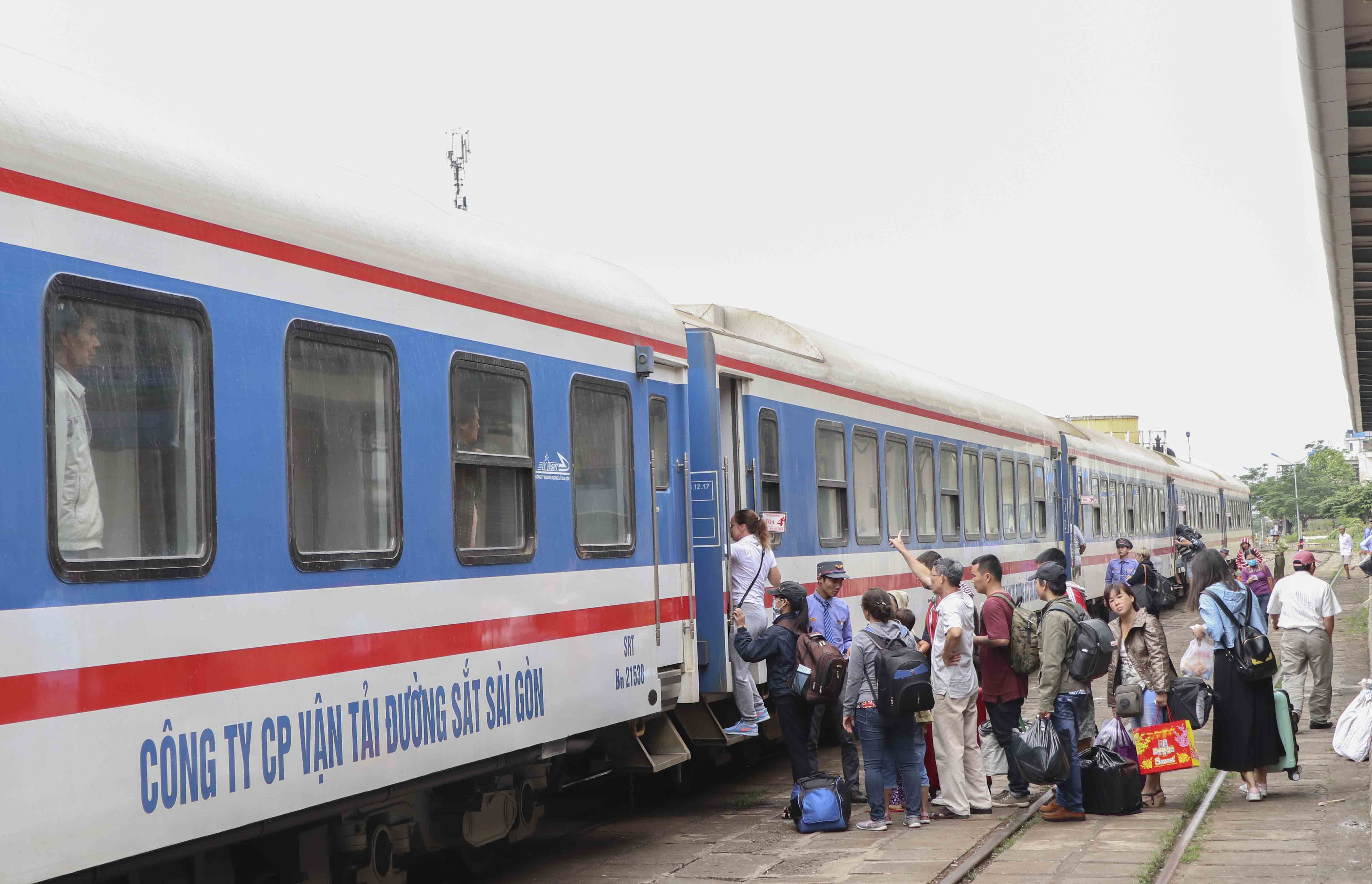 Ngành đường sắt phát hành thẻ khách hàng