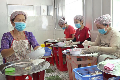 Khởi nghiệp với mô hình chả ram tôm đất