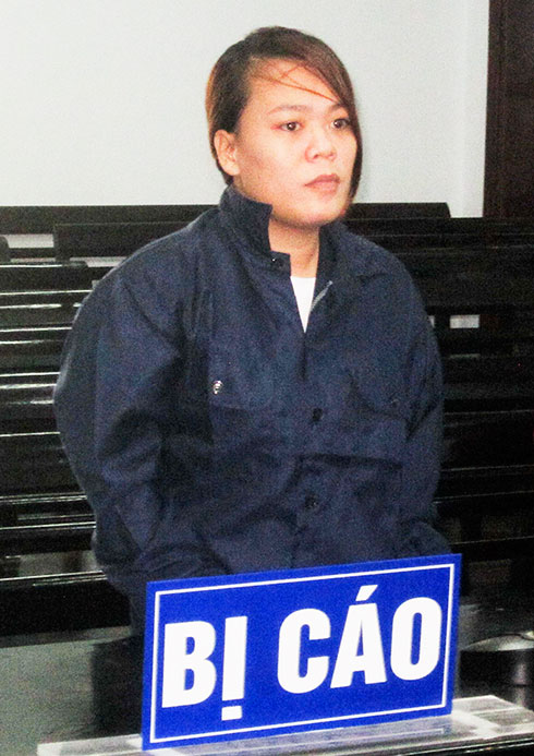  Bị cáo Lê Thị Hương Thuyết  tại tòa.