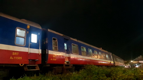 Đi trên đường ray, người đàn ông bị tàu tông thiệt mạng