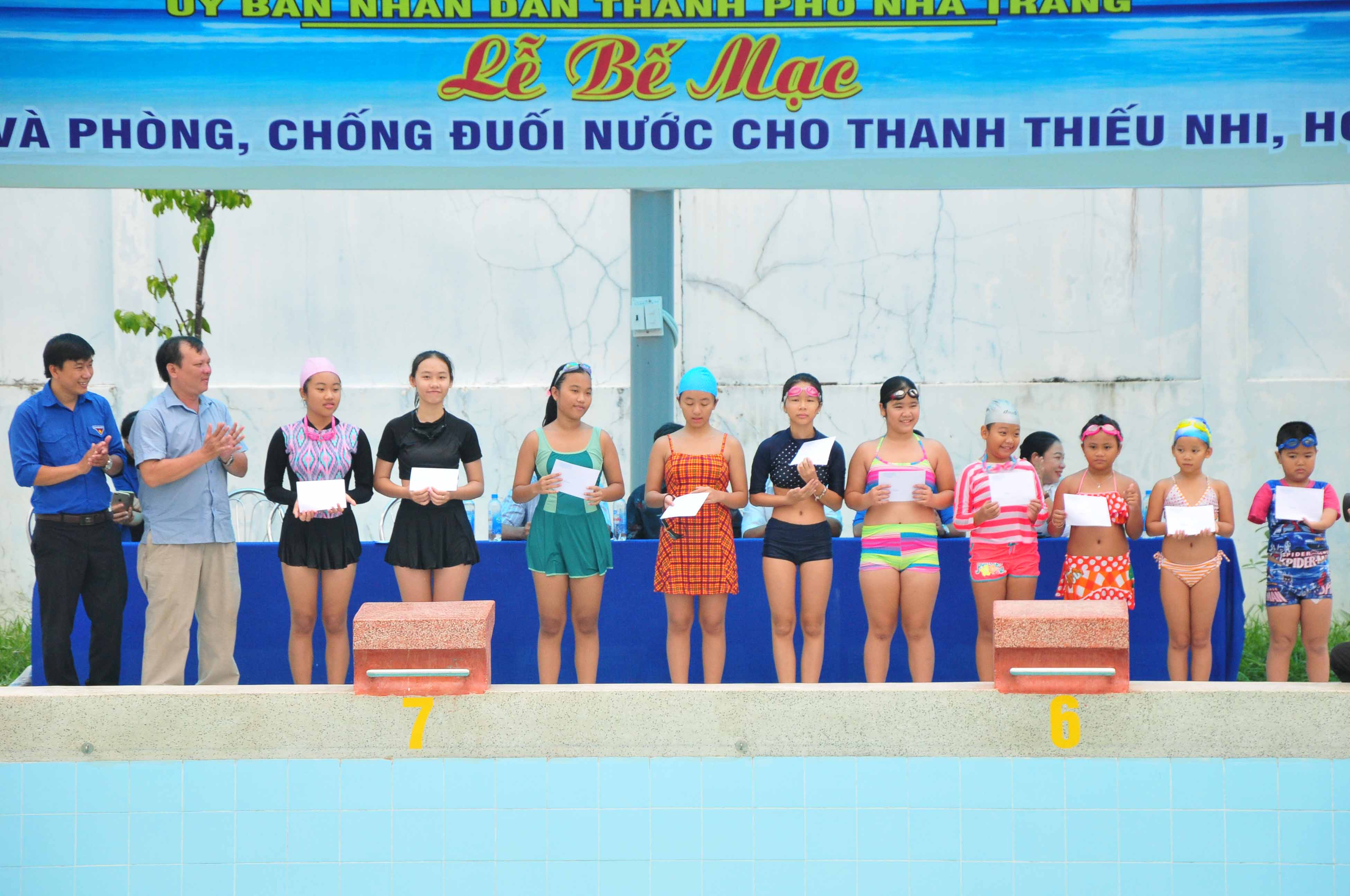 Bế mạc lớp bơi lội, phòng chống đuối nước cho thanh thiếu nhi