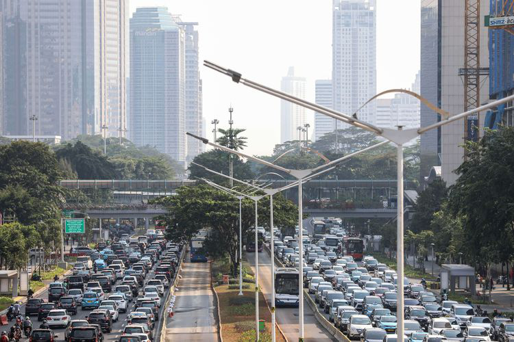 Lưu lượng giao thông lớn gây tắc đường là một trong những nguyên nhân gây ô nhiễm Jakarta (Nguồn :CNN).