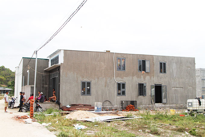 Các công trình xây dựng trái phép ở xã Phước Đồng. 