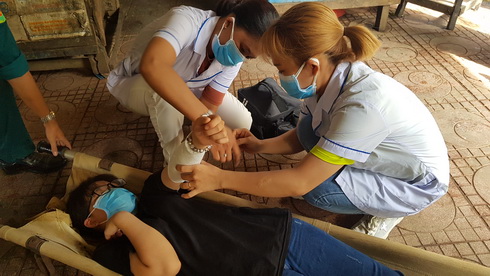 Sơ cứu người bị nạn.