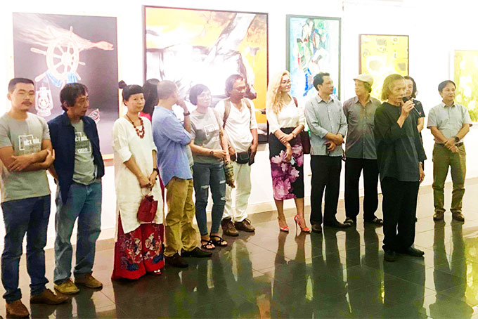 Khi họa sĩ tự tìm sân chơi nghệ thuật