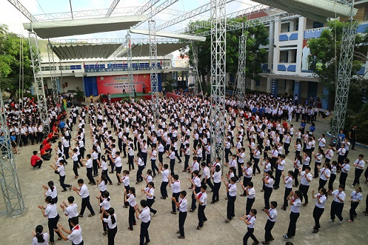 Học sinh Trường THCS Võ Thị Sáu (TP. Nha Trang) trong một hoạt động ngoại khóa. 