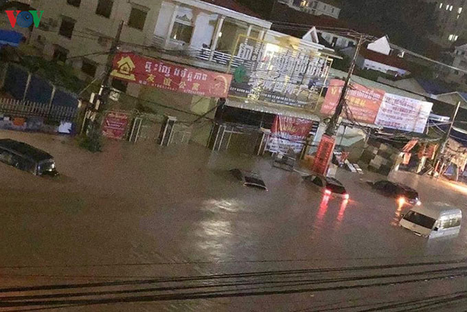 Tỉnh Preah Sihanouk (Campuchia) ngập chìm trong biển nước do mưa lũ