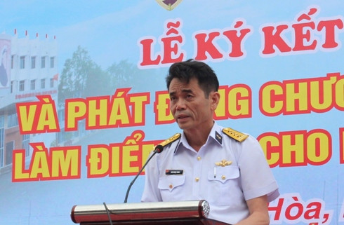 Đại tá Chu Ngọc Sáng - Chính ủy Học viện Hải quân phát biểu tại buổi lễ.