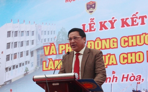 Ông Lê Hữu Thọ - Bí thư Thành ủy Nha Trang phát biểu tại buổi lễ.